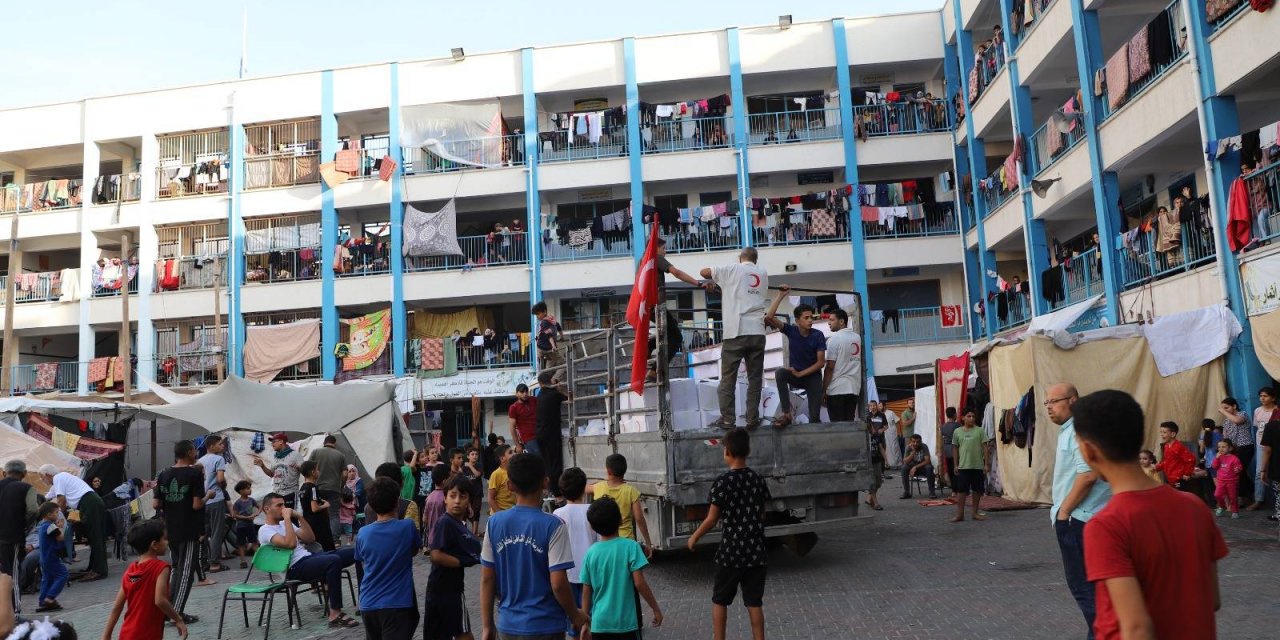 Kızılay Gazze’de Sıcak Yemek Dağıtıyor