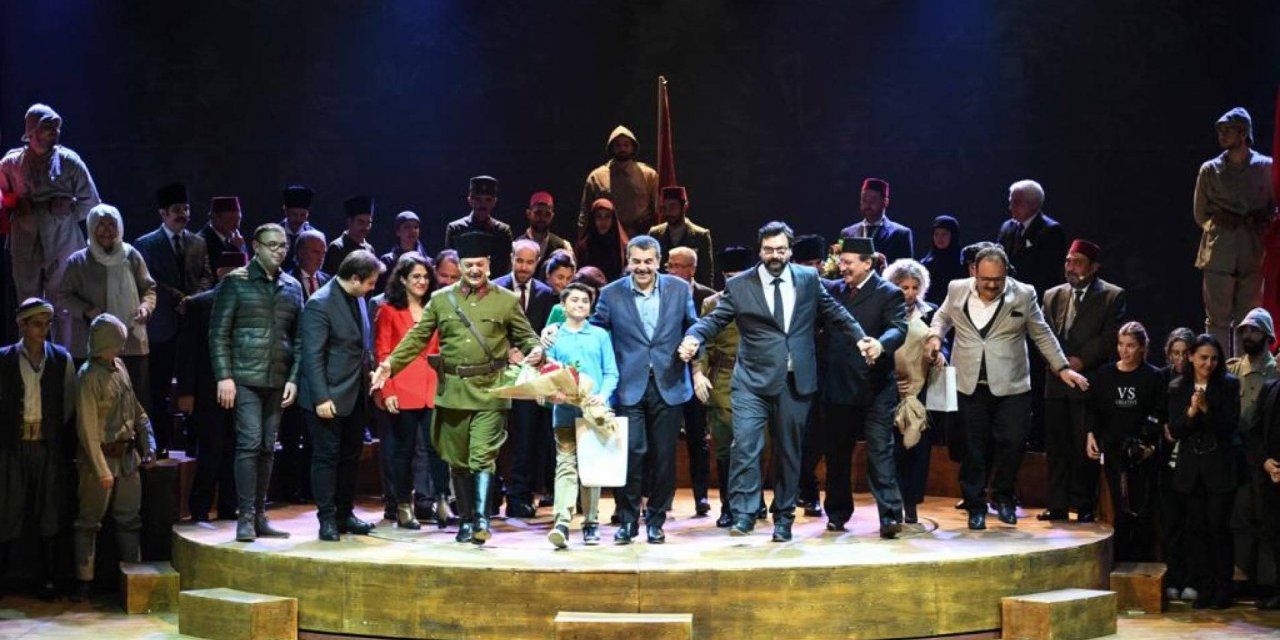 Bakan Tekin, Milli Mücadeleyi Anlatan Oyunu İzledi