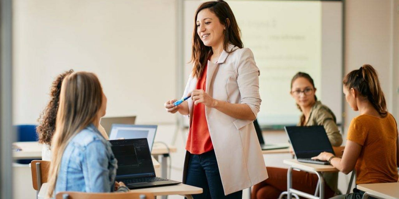 Milli Eğitim Bakanlığı Sınıf Anne Uygulamasını Yasakladı