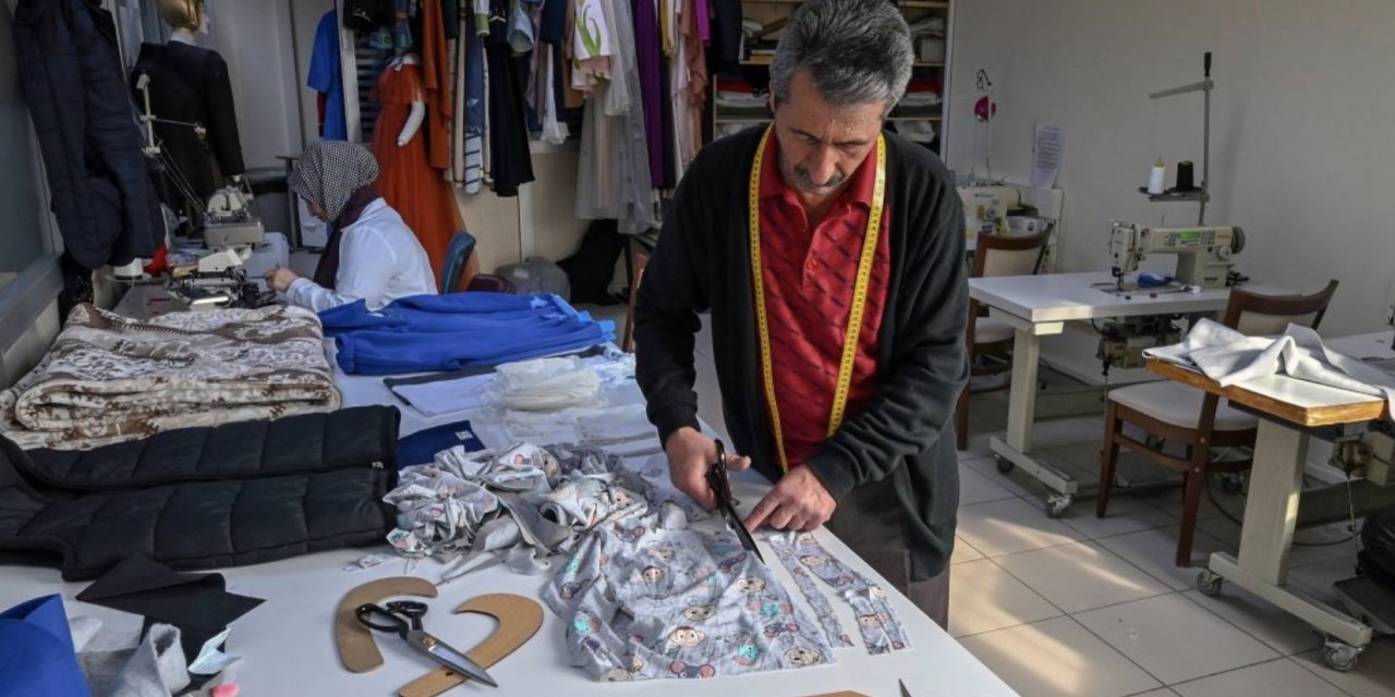 Olgunlaşma Enstitüleri Ve Halk Eğitim Merkezleri Gazze İçin Battaniye Üretiyor 