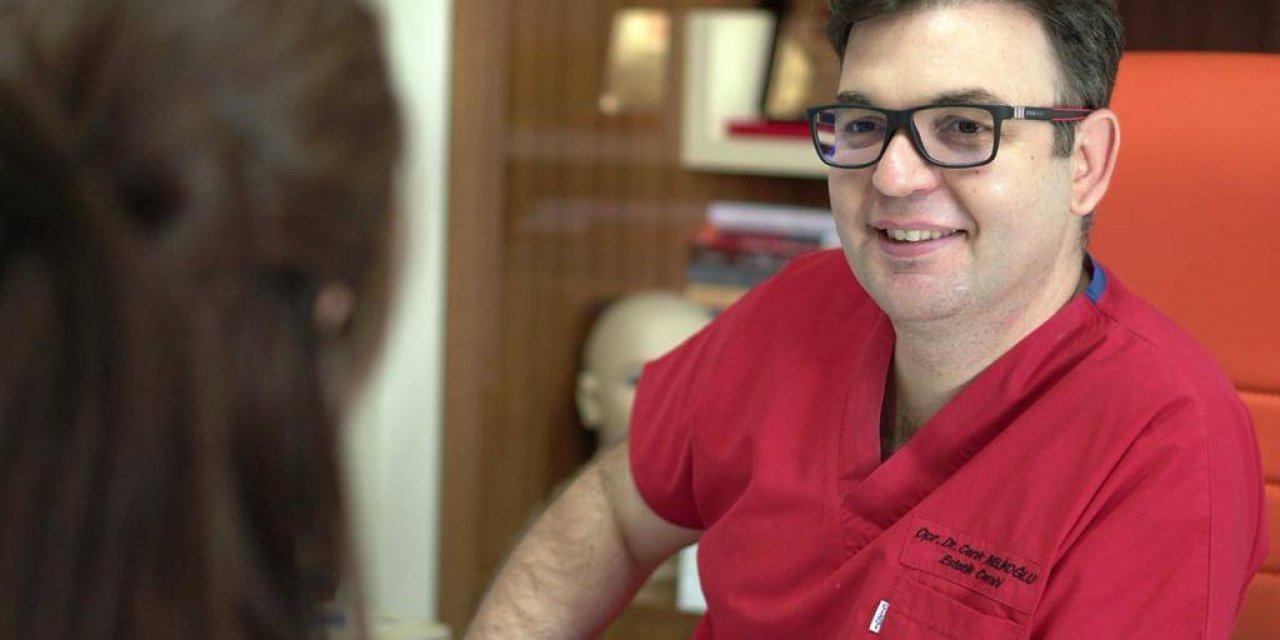 Opr. Dr. Cenk Melikoğlu, “meme Estetiğinde Cerrahi Yöntemler” Hakkında Bilgi Verdi