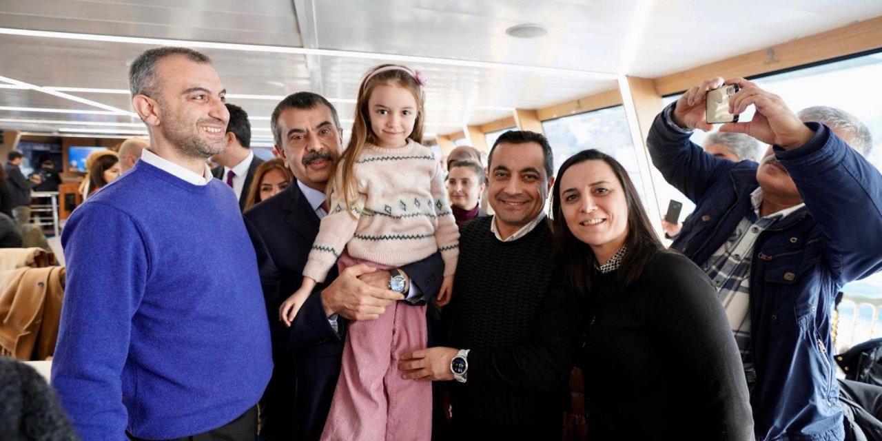 Bakan Tekin Gemide Öğretmenlerle Buluştu