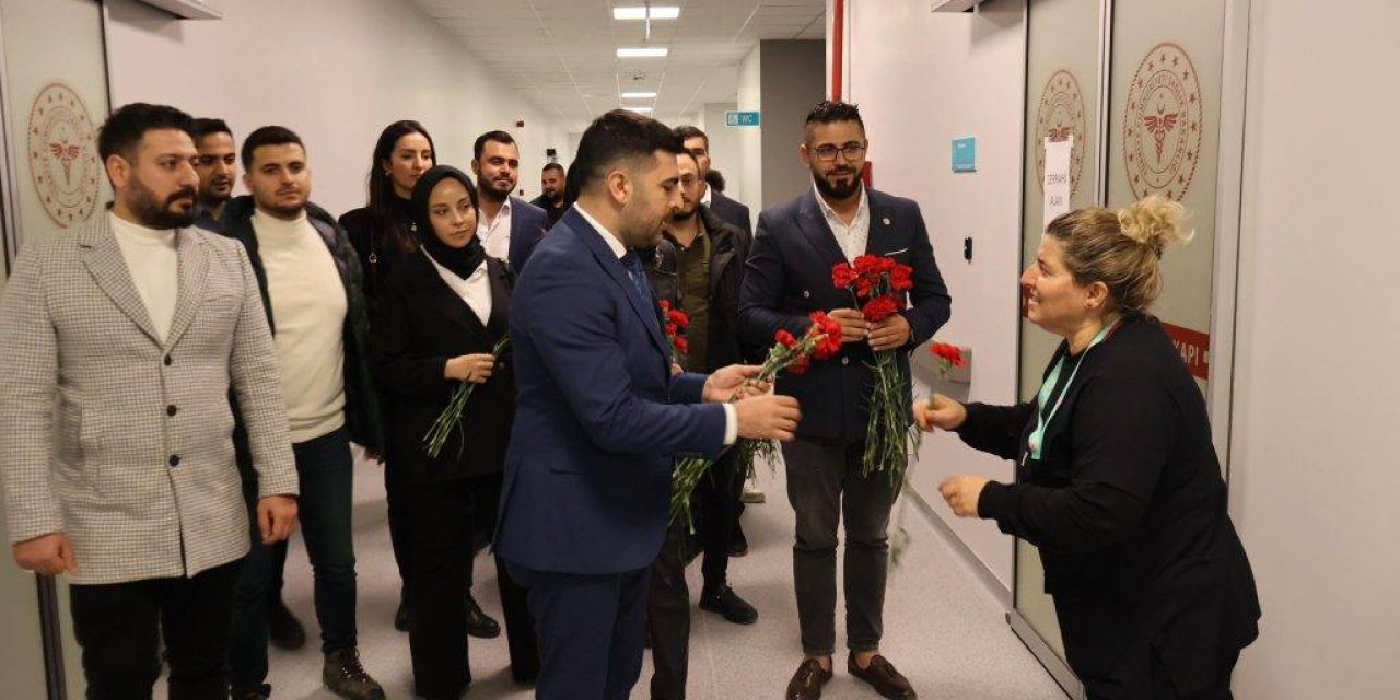 Genç Sağlık Sendikası Asrın Felaketinde Sağlık Çalışanlarını Yalnız Bırakmadı