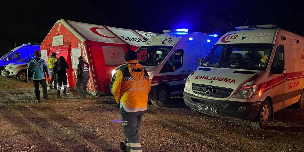 Bakan Koca Erzincan’daki Toprak Kayması Hakkında Bilgi Verdi