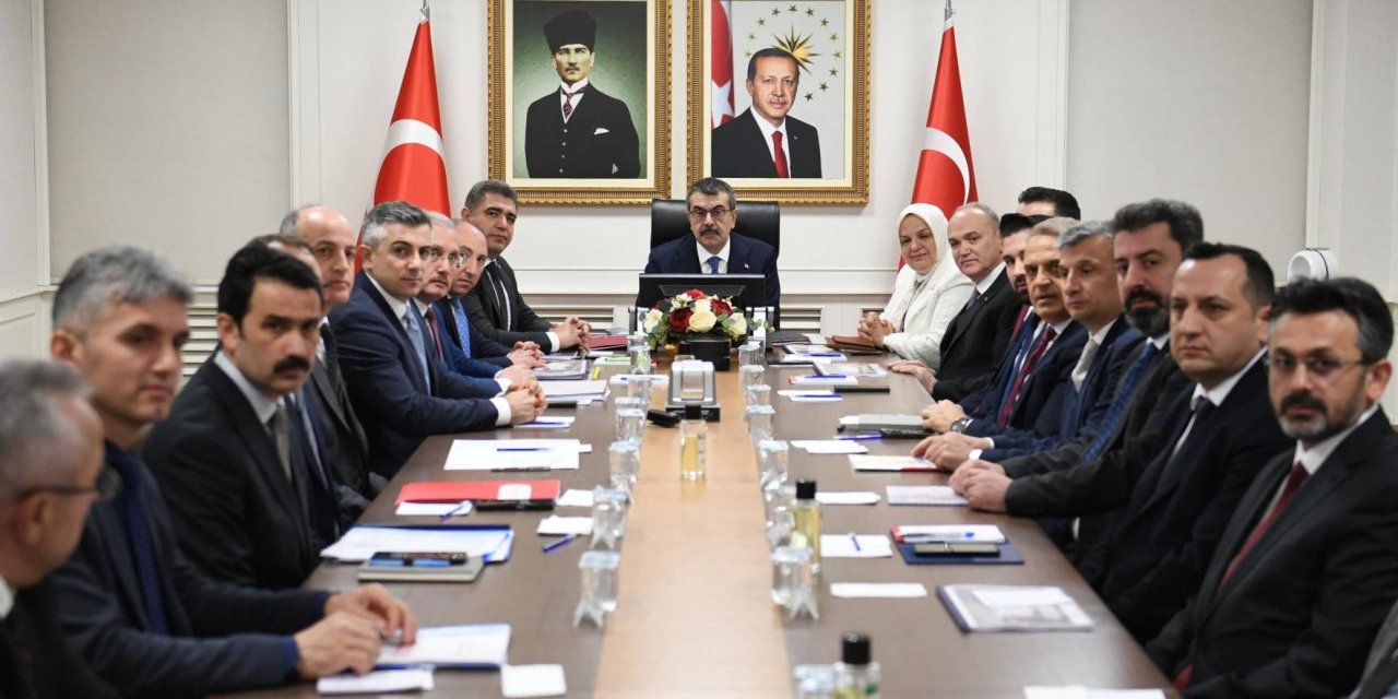 Bakan Yusuf Tekin, Düzce İl Eğitim Değerlendirme Toplantısına Katıldı