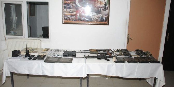 3 Sığınak Ve Terör Örgütünün Sözde Şehitliği İmha Edildi