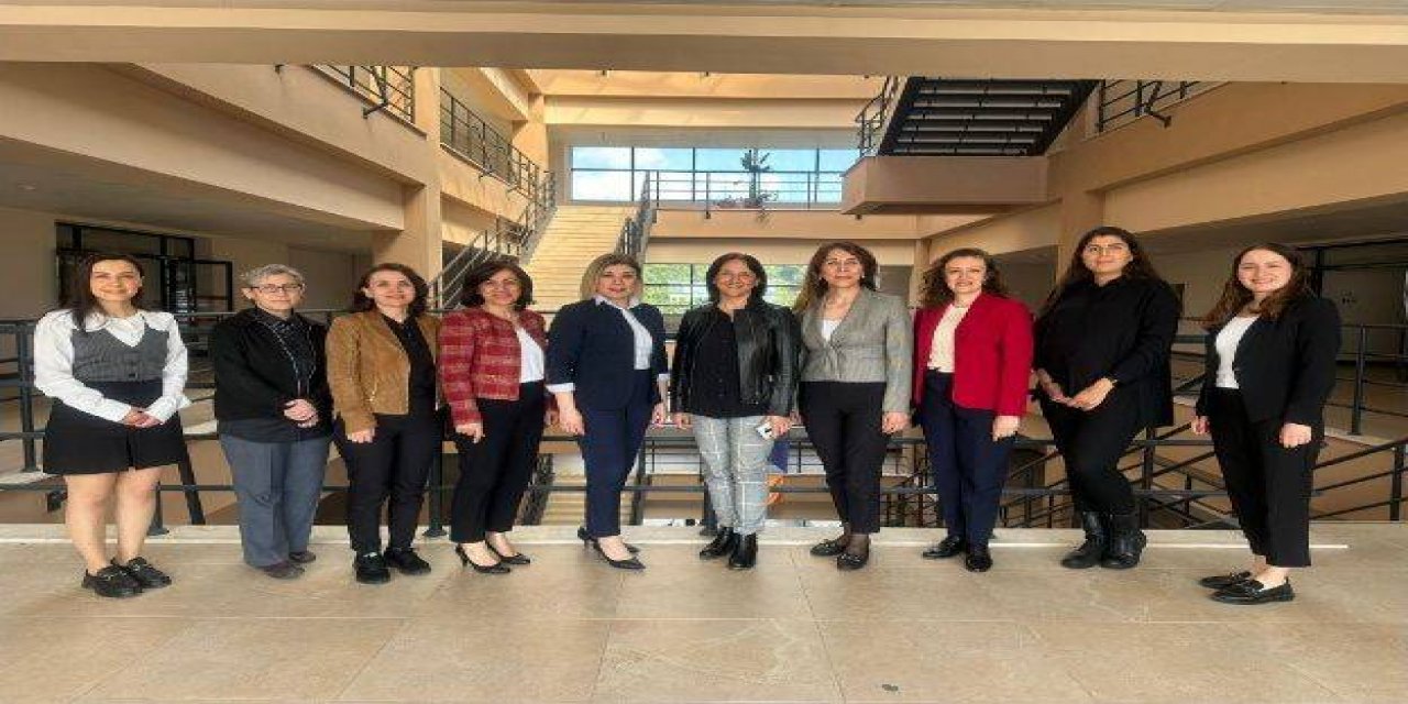 Uluslararası Hemşirelik Araştırmalarında İşbirliği Sempozyumu-2 Düzenlendi