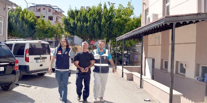 Manavgat’ta Araçlardan Hırsızlık Yapan 1 Kişi Yakalandı