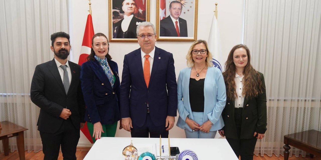 Ege Üniversitesi Hemşirelik Öğrencilerine Deprem Sonrası Psikososyal Destek Projesi