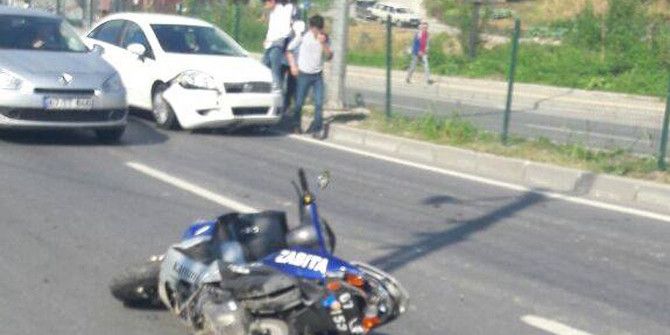 Motosikletli Zabıtalar Kazada Yaralandı