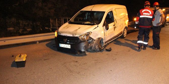 Kamyonet İle Hafifi Ticari Kamyonet Çarpıştı: 1 Yaralı