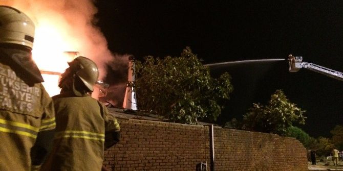 İzmir’de Korkutan Yangın