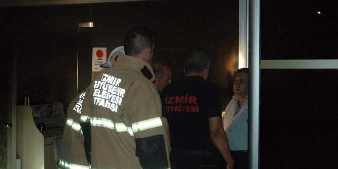 İzmir’de Bir İş Yerinde Elektrik Kaçağından Yangın Çıktı