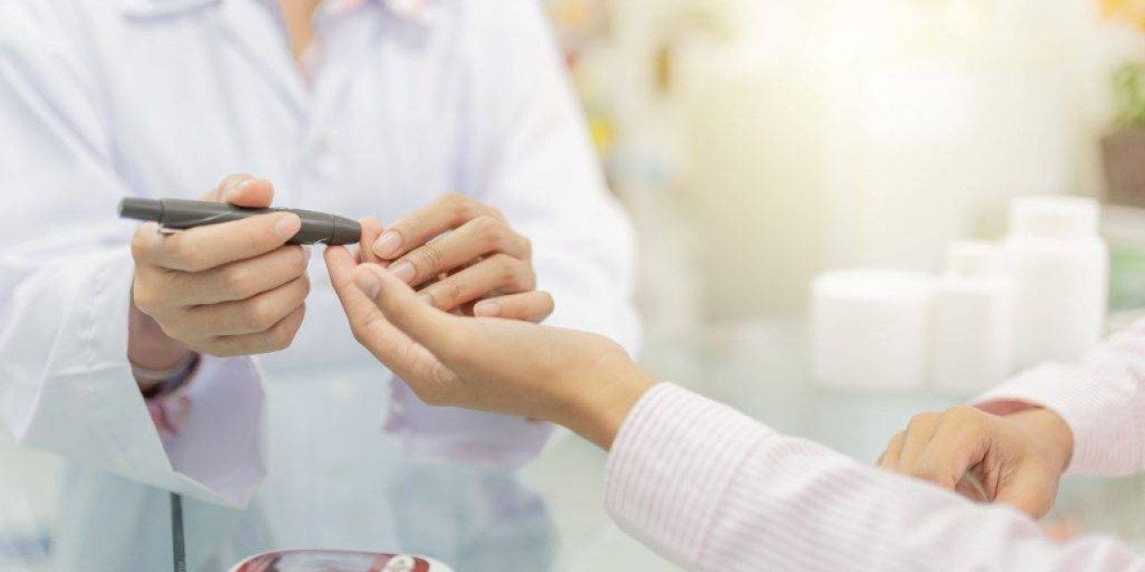 Şeker Hastalığı (diyabet) Belirtileri Ve Kan Şekeri Kontrol Yöntemleri