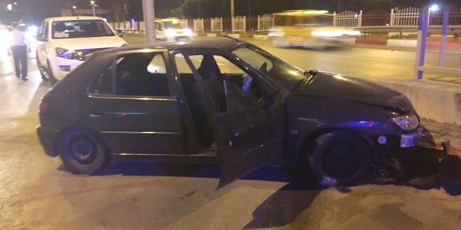 Antalya’da Trafik Kazası: 3 Yaralı