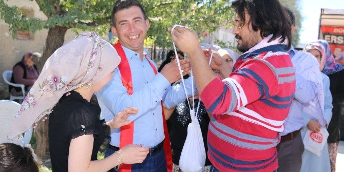 Enişteden Damada Bir Çuval Para