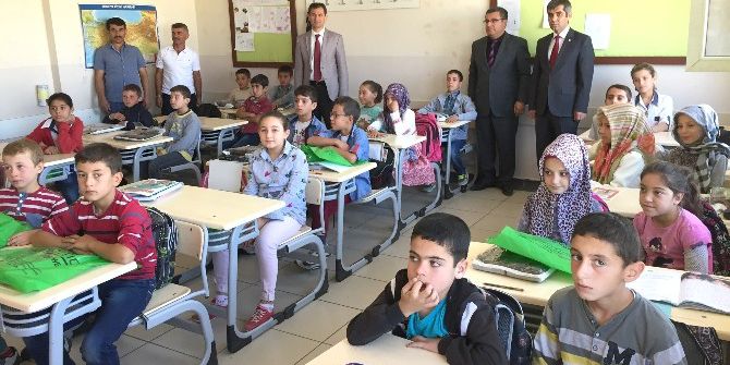 Midyat’ta 400 Öğrenciye Yardım Dağıtıldı