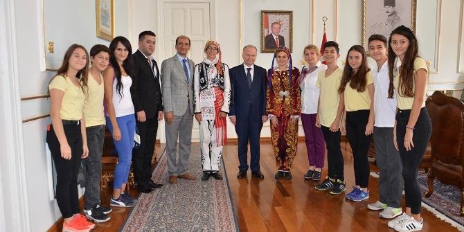 Türkiye Finallerinde 3. Olan Folklor Ekibi Vali Ceylan’ı Ziyaret Etti