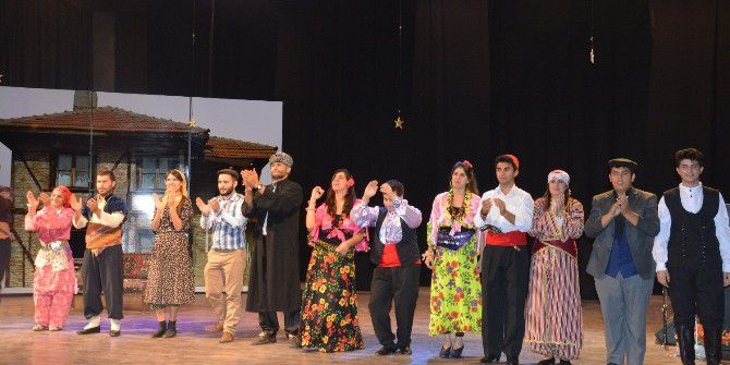 Torbalı’da Sahne “Adam Olmak” İle Açıldı