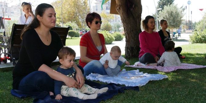Büyükçekmece’de "Anne-bebek Yogası"na Yoğun İlgi