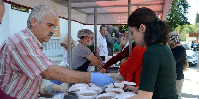 Büyükşehir’den 30 Bin Kişiye Aşure İkramı