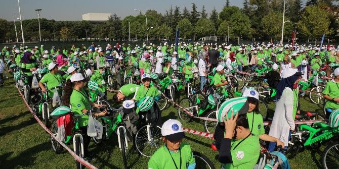 Büyükşehir’den Başarılı Öğrencilere Bisiklet
