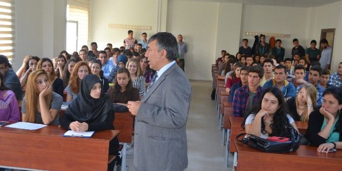 Gelibolu Myo’da Öğrencilere Oryantasyon Eğitimi