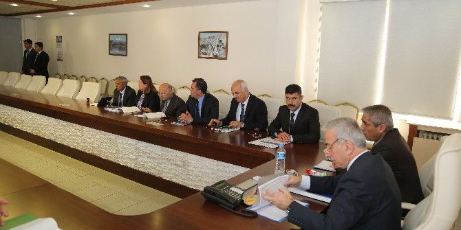 Vali Kamçı, Yikob’ta İncelemelerde Bulundu