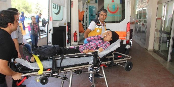 Otomobilin Çarpıp Kaçtığı Öğrenci Yaralandı