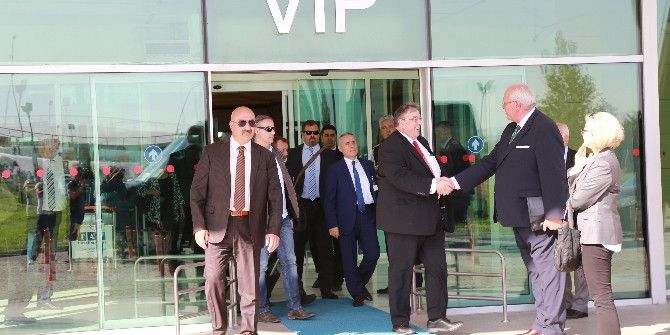 İncirlik’e Gidecek Alman Heyeti Ankara’da