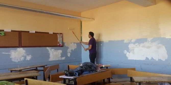 Fedakar Öğretmenler Okullarını Boyadı