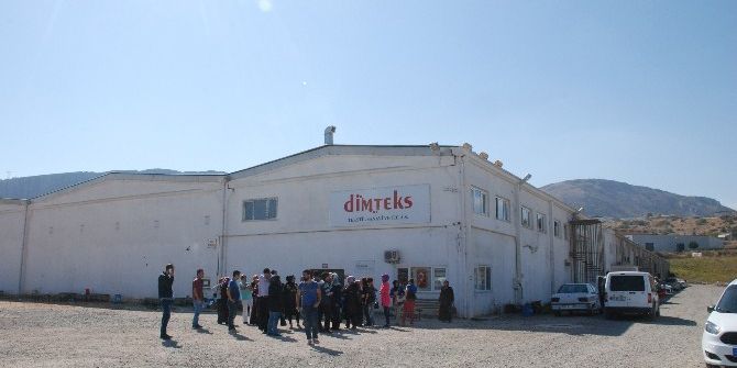 Kayyum Atanan Tekstil Fabrikasında, İşçilerin Maaş Eylemi