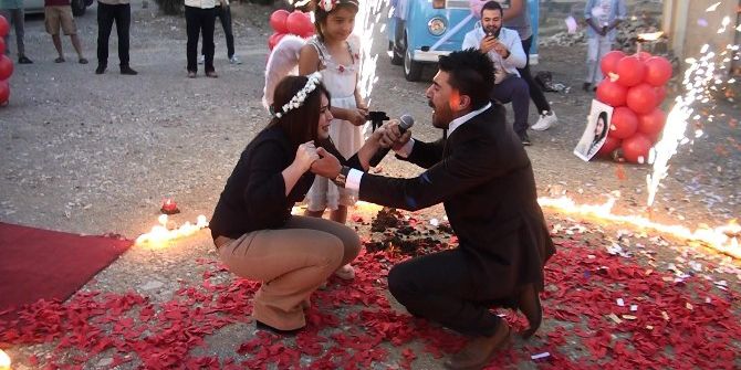 Kemanlı, Havai Fişekli, Serenatlı Evlilik Teklifi