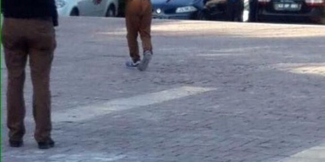 Valilik Önünde Bıçakla Kendine Zarar Verdi