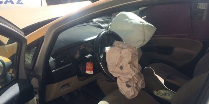 İspir’de Ticari Taksi İle Kamyonet Çarpıştı: 1 Yaralı