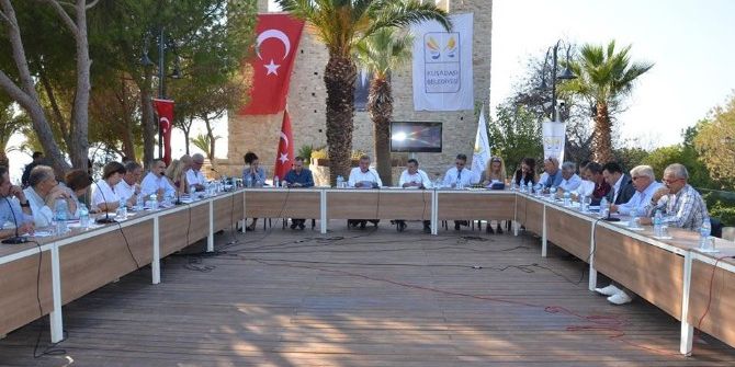 Kuşadası Belediye Meclisi Güvercinada’da Toplandı