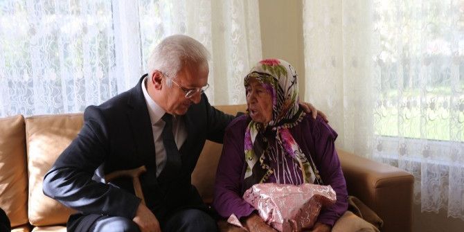 Başkan Başsoy’dan Huzurevine Anlamlı Ziyaret