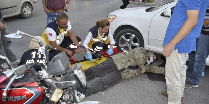 Motosikletle Otomobil Çarpıştı: 1 Yaralı
