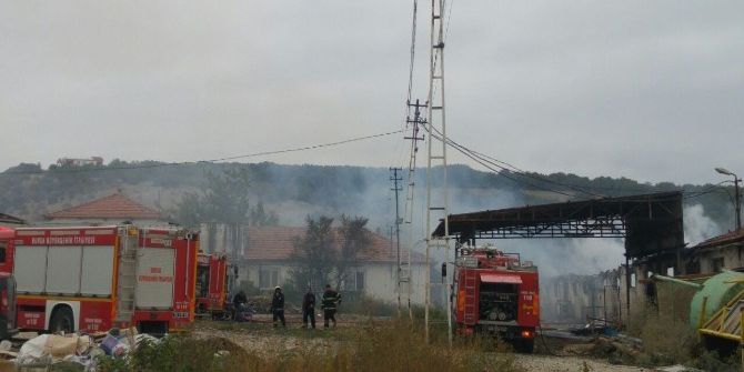 Bursa’da Mobilya Fabrikasında Korkutan Yangın