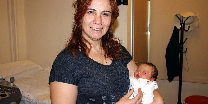 Dr. Pınar Temir 11 Yıllık Bebek Özlemine Çare Oldu