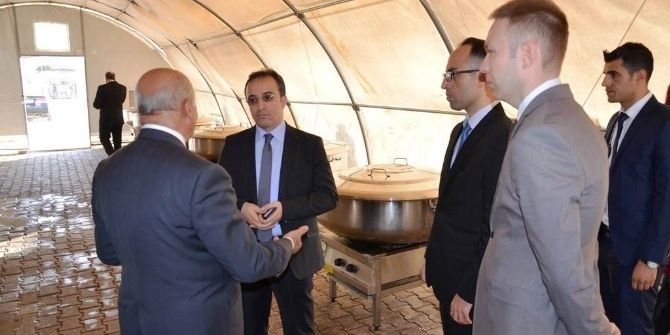 Vali Çataklı Yardım Kuruluşlarında İncelemelerde Bulundu