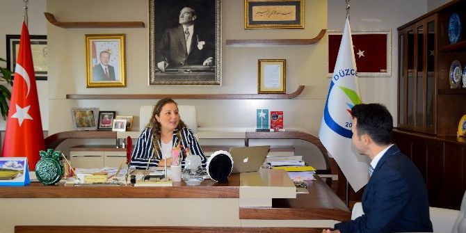 Rektör Çakar Tek Tek Dinliyor