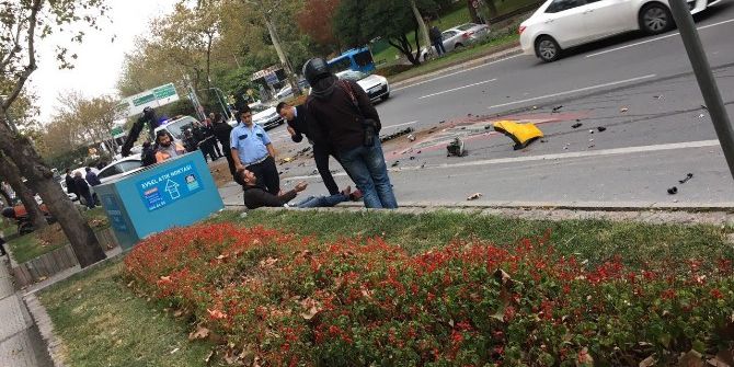 Beşiktaş’ta Otomobilin Çarptığı Taksi Metrelerce Sürüklendi