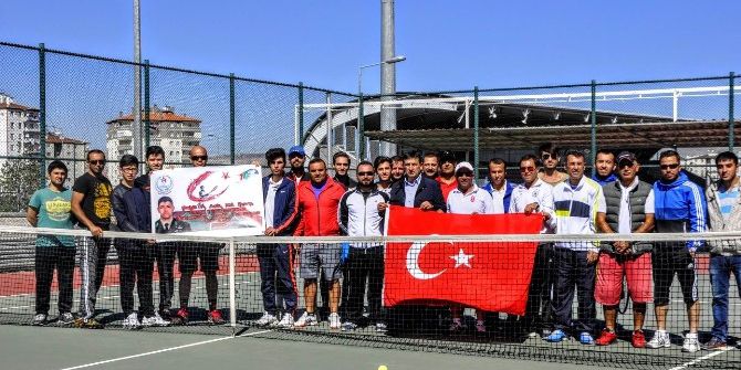 Şehit Ömer Halisdemir Tenis Turnuvası Tamamlandı