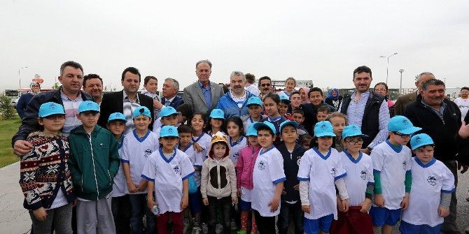 Kayseri Büyükşehir Belediyesi Yüz Binleri Sporla Buluşturmaya Devam Ediyor