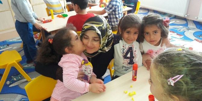 Ak Partili Kadınlardan, Dünya Çocuk Günü Hediyesi