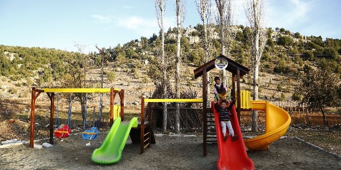 Erdemli Belediyesi’nden Mahallelere Park Müjdesi