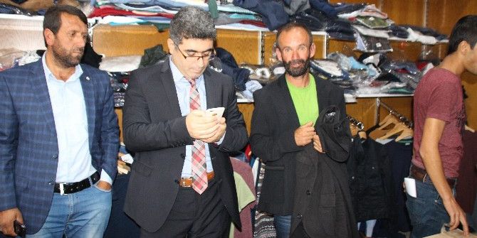 Varto Kaymakamlığından 300 Engelli Öğrenciye Giyim Yardımı