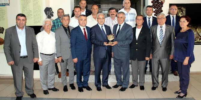 Manisa Valisi Güvençer: “Okullar Konusunda Geriye Dönüş Çok Zor”