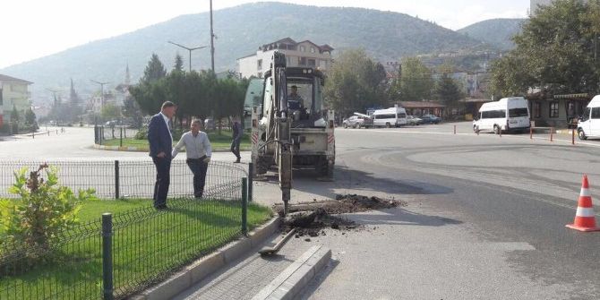 Vezirhan Beldesinin Girişini Misafir Araç Parkı